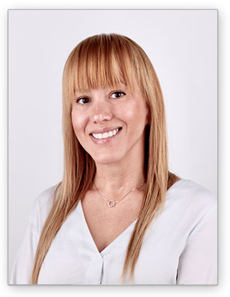 Dr. Oriana González Porras Doctor in Dental Surgery, Specialist in Prosthodontics